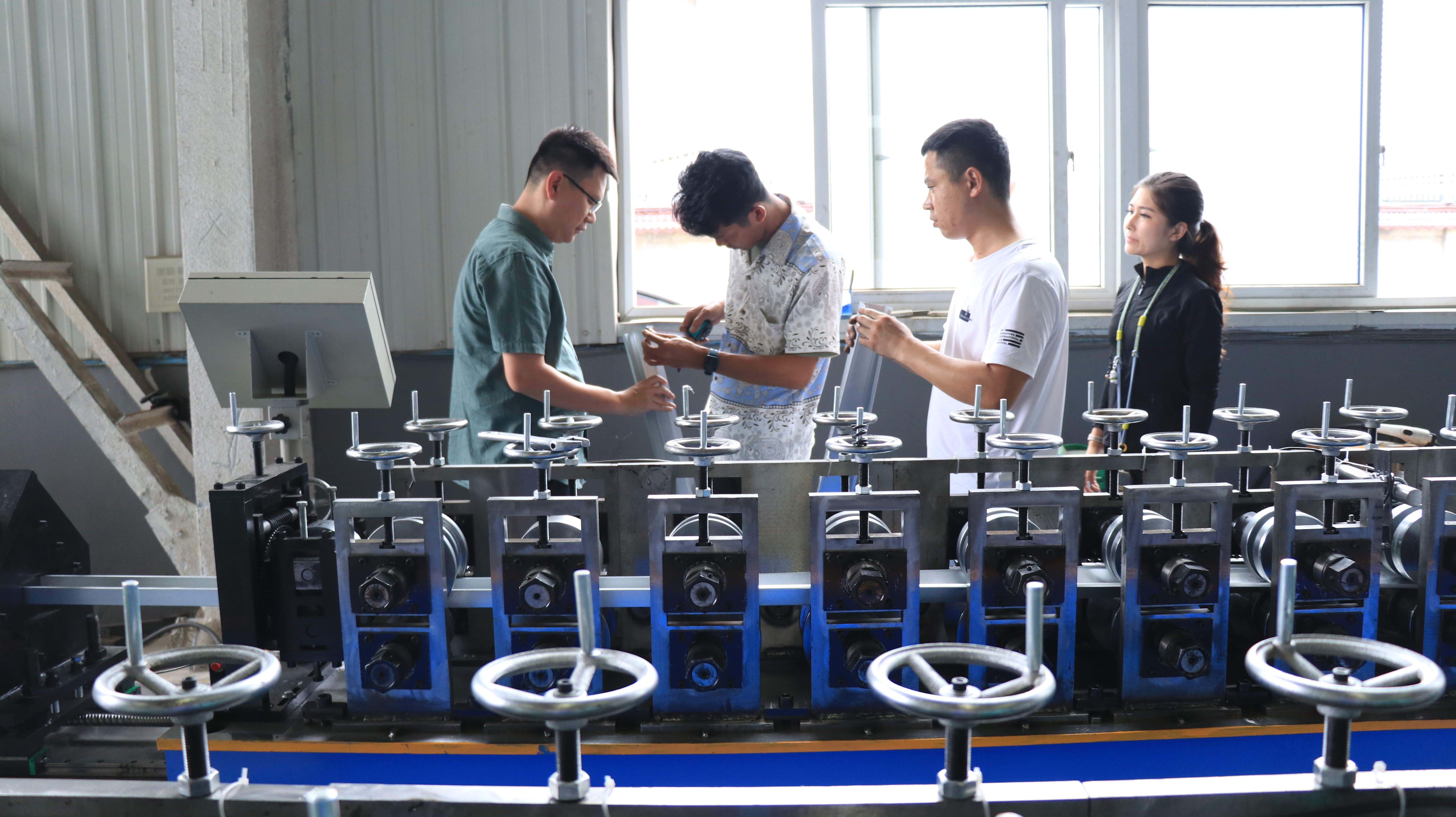 Huanuo's Summer Welcome: Forging Global Cooperation with Craftsmanship